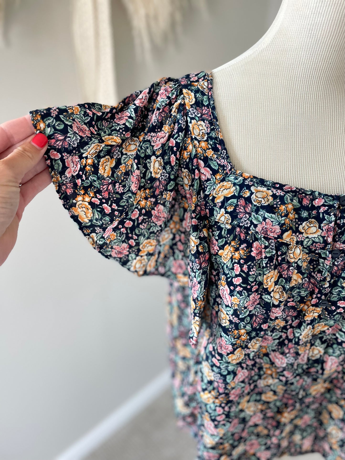 Old Navy Floral Blouse (M)