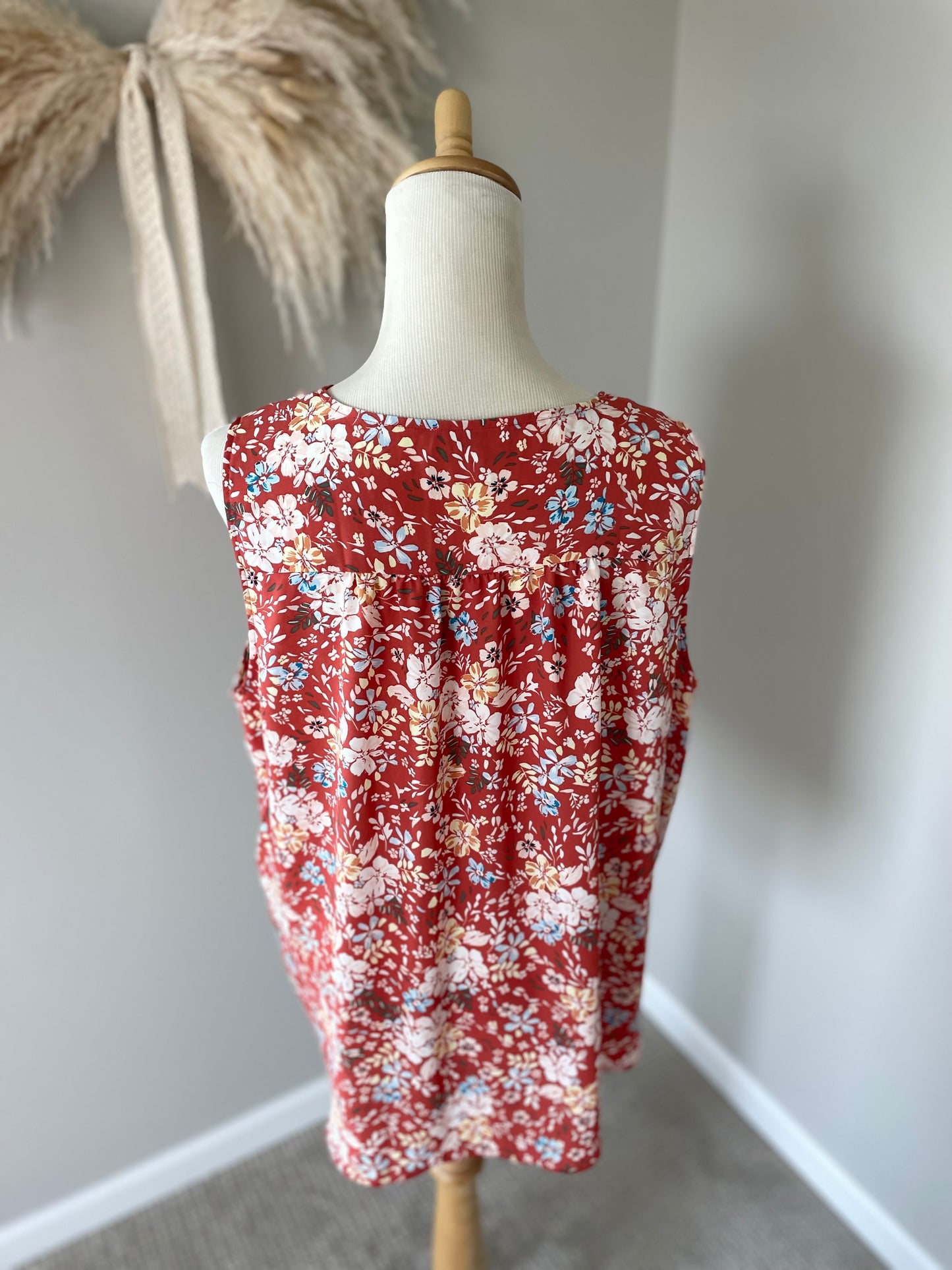 Loft Sleeveless Floral Blouse (XL)