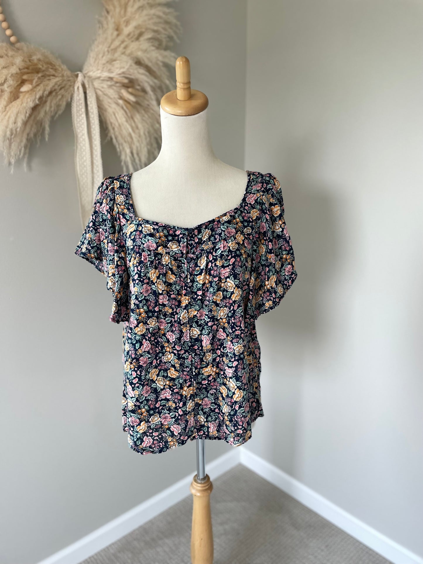 Old Navy Floral Blouse (M)